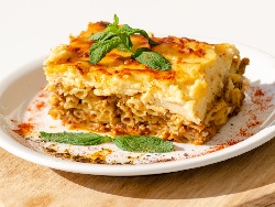 Пастицио по гръцки с макарони, телешка кайма, червено вино и заливка от сос Бешамел - снимка на рецептата Пастицио по гръцки с макарони, телешка кайма, червено вино и заливка от сос Бешамел - снимка на рецептата